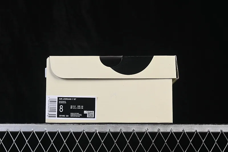 All categories Nk Air Force 1 Air Force series Nk Air Force 1 Low Air Force low-top Nike Air Force 1'07 Low Retro beige black red Air Force 1 low-top casual sneakers DD1982-324